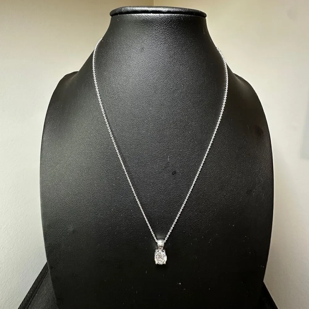 NIB Verozi 2ct‎ (8mm) Moissanite stone solitaire necklace in sterling silver!